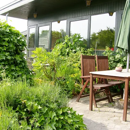 Mon Klintholm Vintage Bed and breakfast